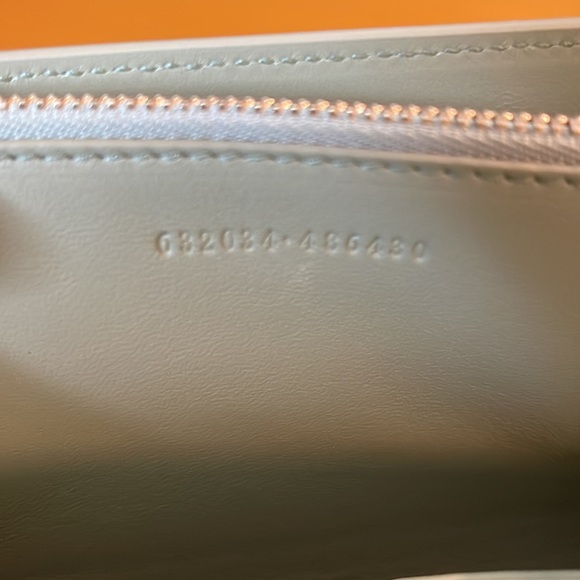 COPY - Alexander McQueen croc style wallet in green. - Picture 5 of 9